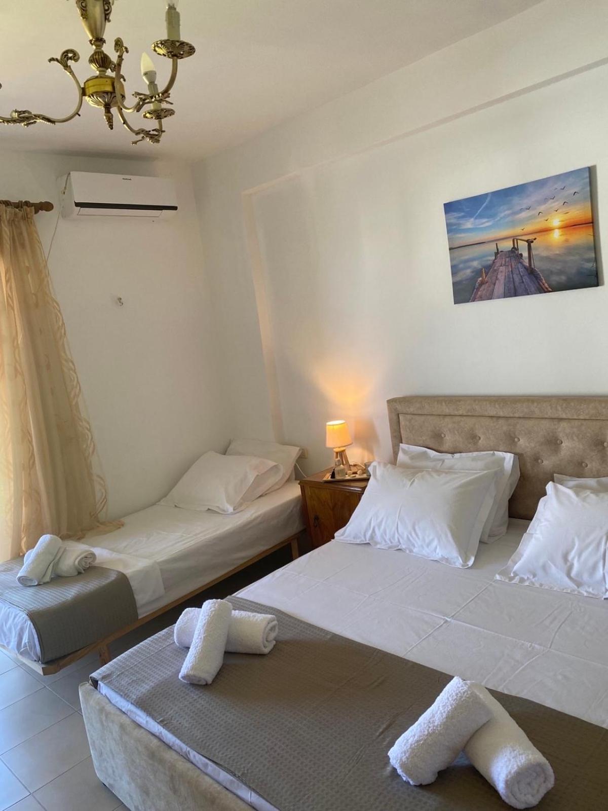 Ilias Family Rooms Himara Kültér fotó