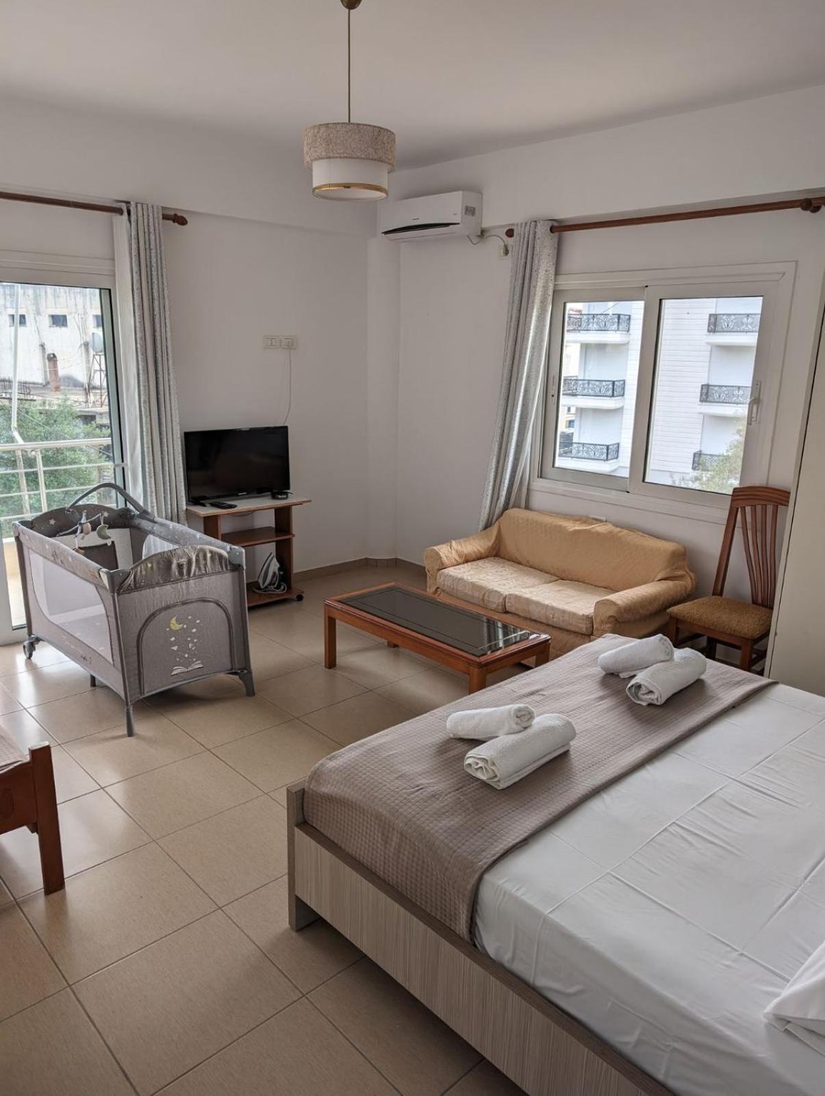 Ilias Family Rooms Himara Kültér fotó