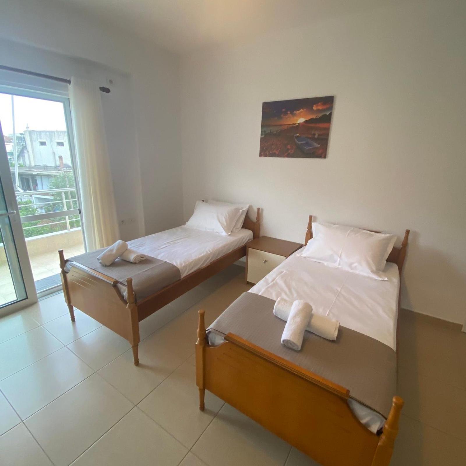Ilias Family Rooms Himara Kültér fotó