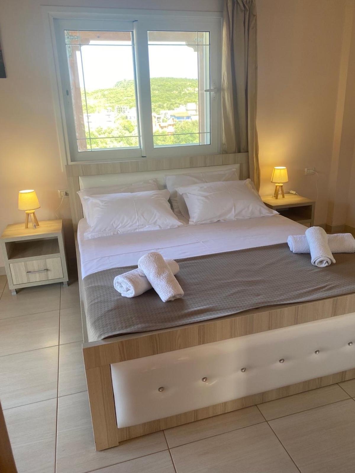 Ilias Family Rooms Himara Kültér fotó